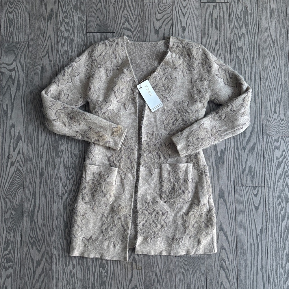 Fuzzy Cardigan🤍✨